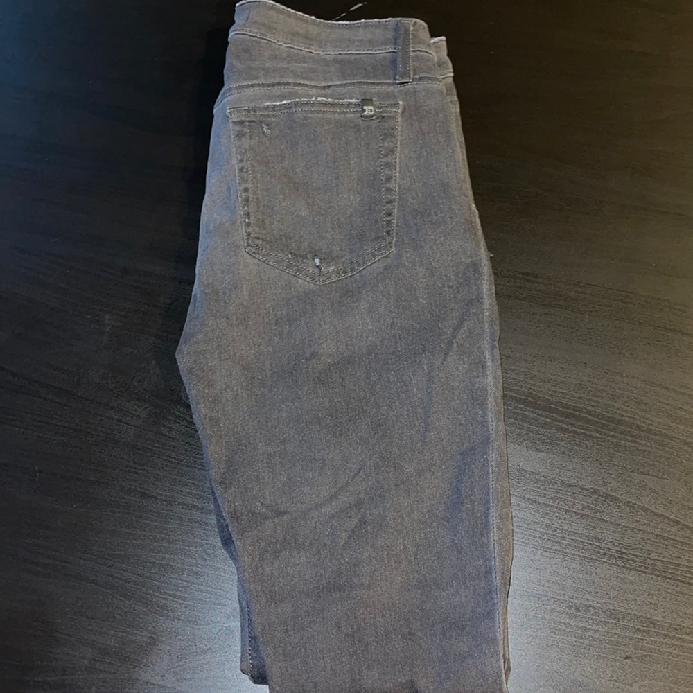 Women’s distressed Joe jeans good condition size 30